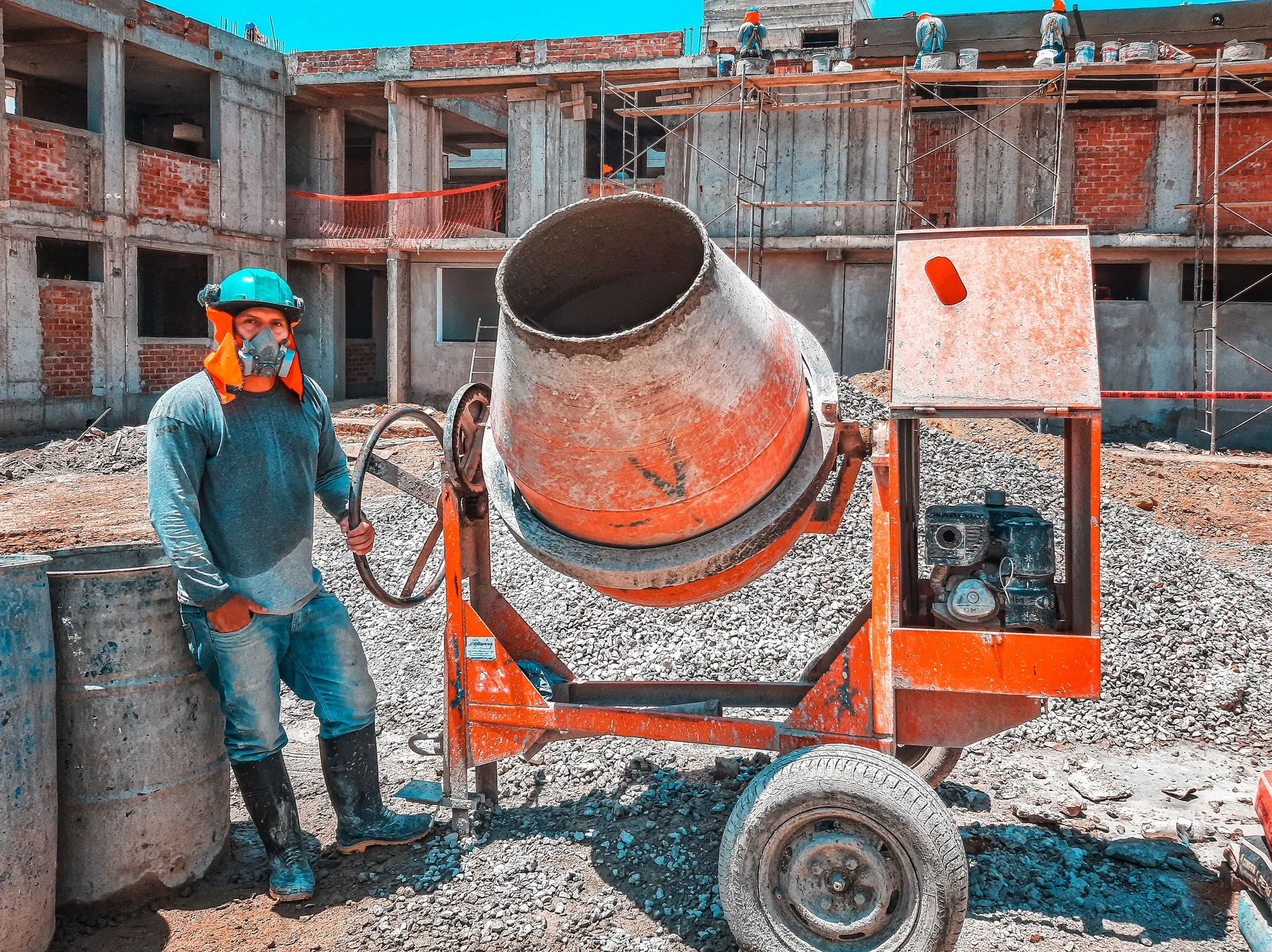 Công trường xây dựng và vật liệu